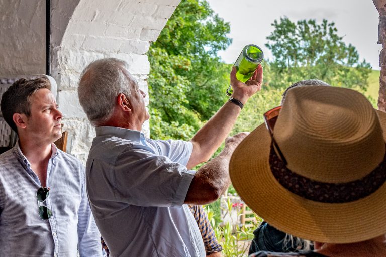 Predisgorgingbottle 768x512